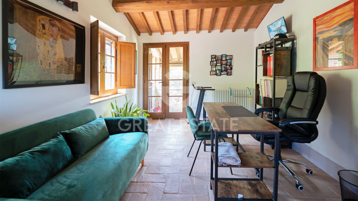 Image No.44-4 Bed Country House for sale