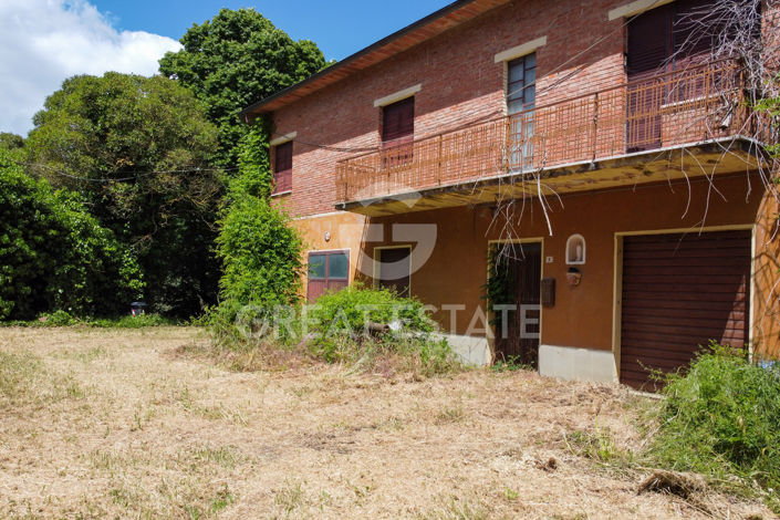 Image No.10-4 Bed Country House for sale