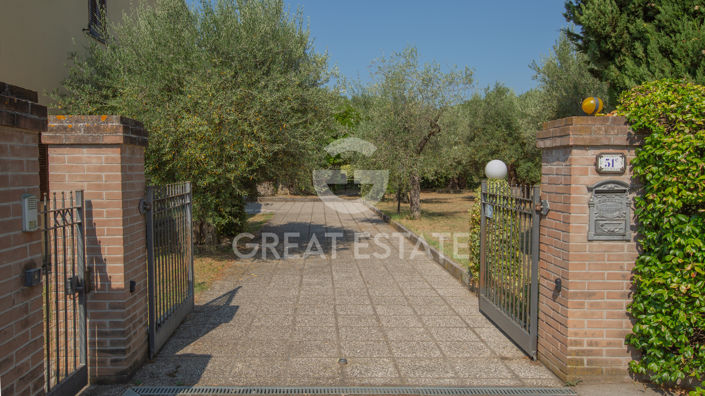 Image No.3-Villa de 2 chambres à vendre à Tuoro sul Trasimeno