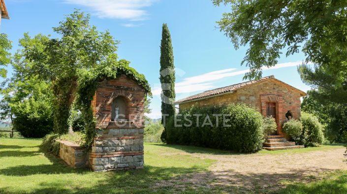 Image No.17-11 Bed Country House for sale