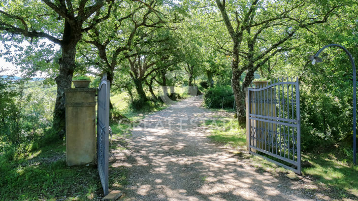 Image No.21-11 Bed Country House for sale