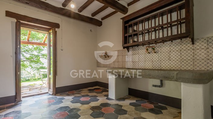 Image No.38-11 Bed Country House for sale