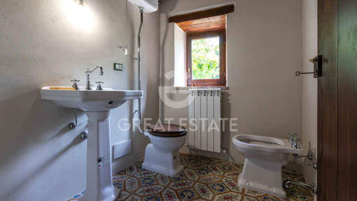 Image No.57-11 Bed Country House for sale