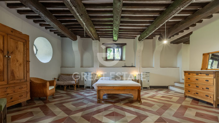 Image No.58-11 Bed Country House for sale