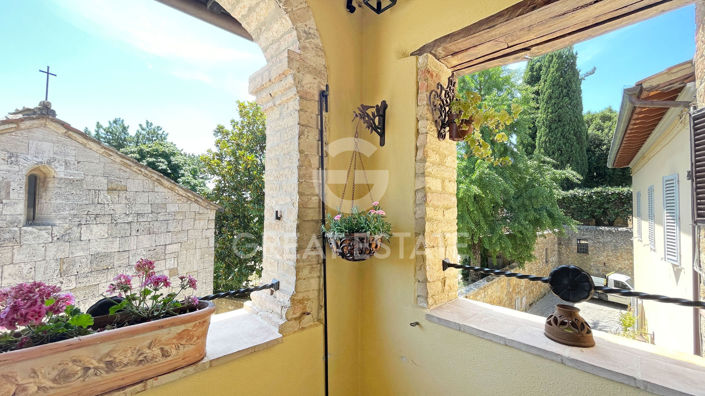 Image No.10-1 Bed Property for sale