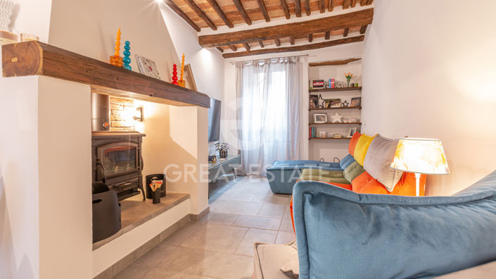 Image No.12-2 Bed Property for sale