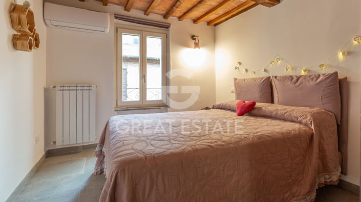 Image No.18-2 Bed Property for sale