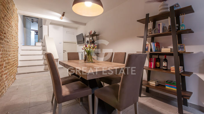 Image No.2-2 Bed Property for sale