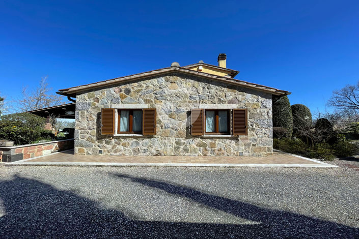 Image No.14-2 Bed Country House for sale