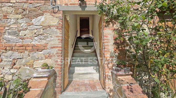 Image No.13-6 Bed Country House for sale