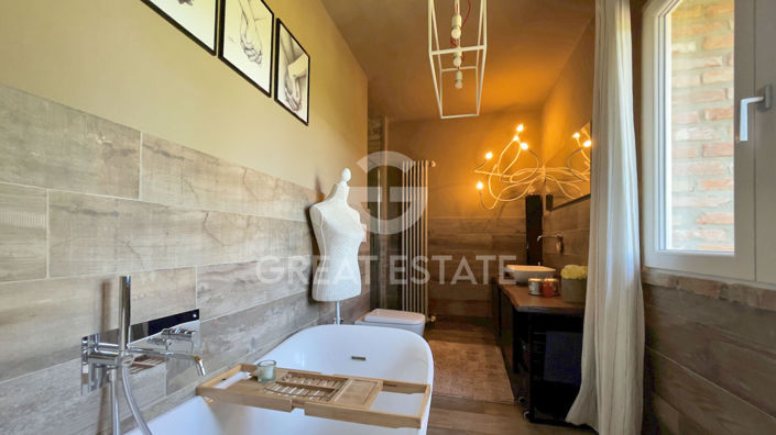 Image No.21-4 Bed Country House for sale