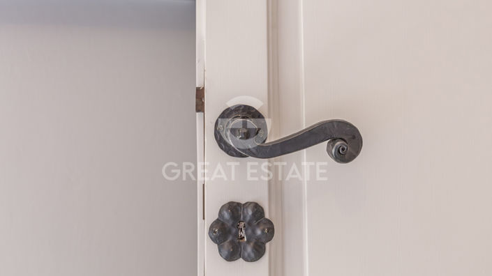 Image No.58-3 Bed Property for sale