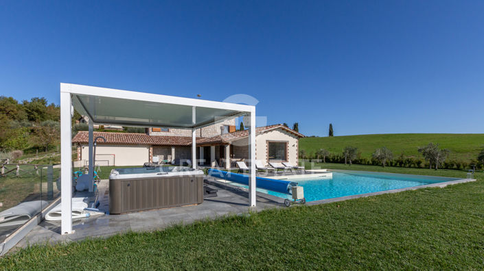 Image No.18-5 Bed Country House for sale