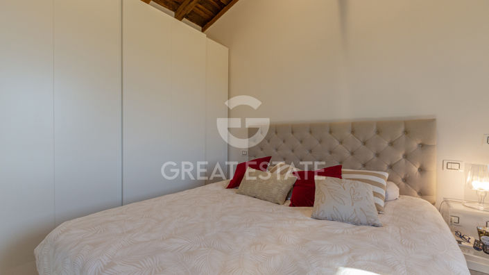 Image No.38-5 Bed Country House for sale