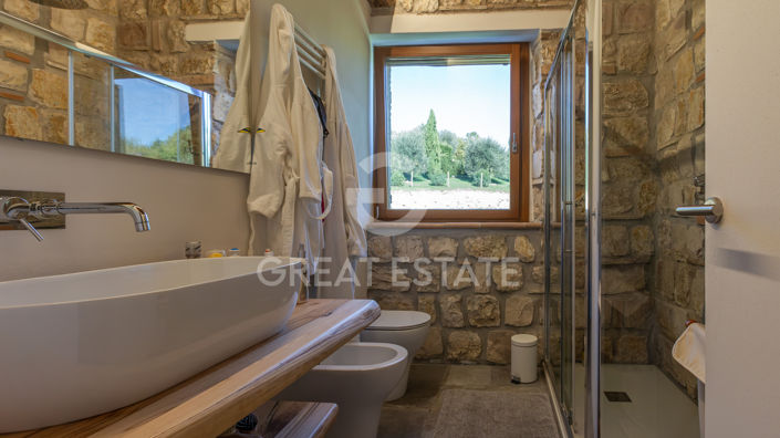 Image No.46-5 Bed Country House for sale