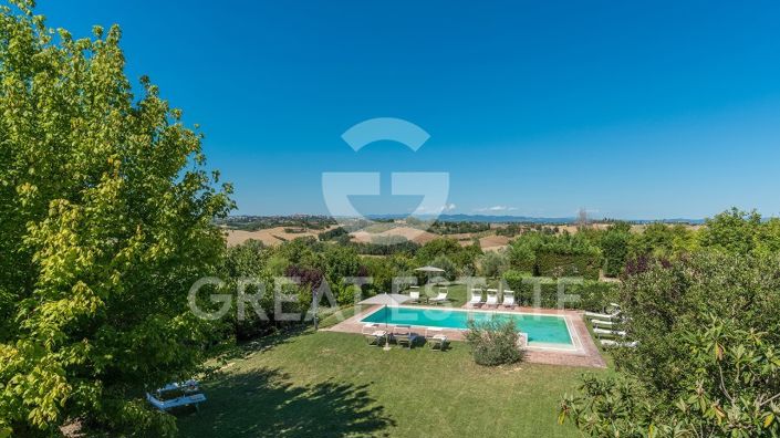 Image No.11-7 Bed Country House for sale