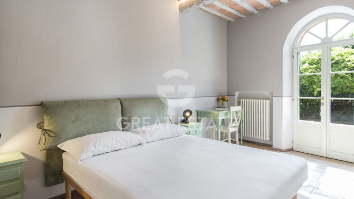 Image No.17-7 Bed Country House for sale