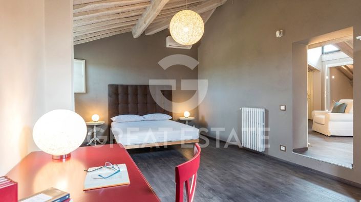 Image No.20-7 Bed Country House for sale