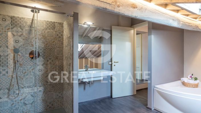 Image No.26-7 Bed Country House for sale