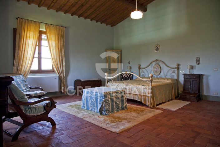 Image No.17-4 Bed Country House for sale