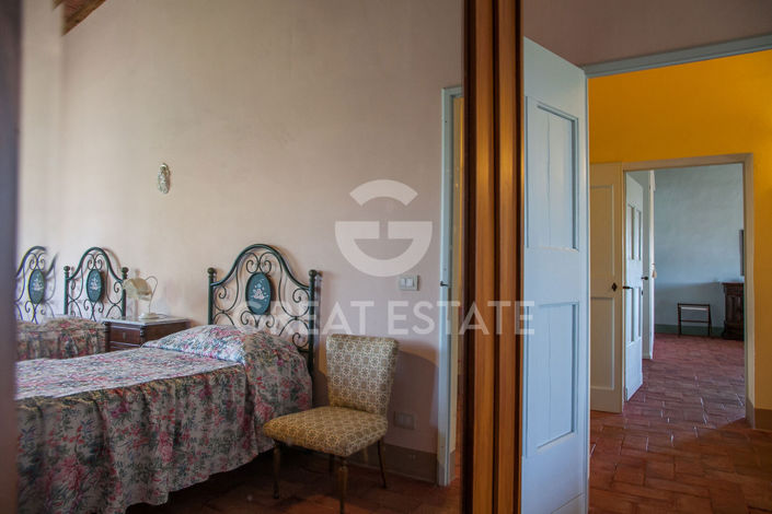 Image No.19-4 Bed Country House for sale