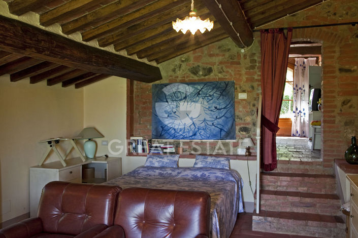 Image No.20-4 Bed Country House for sale