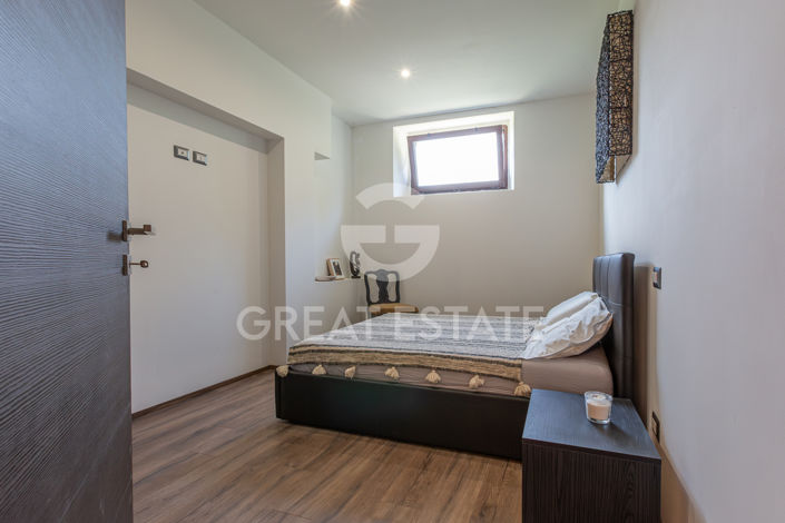 Image No.43-9 Bed Country House for sale