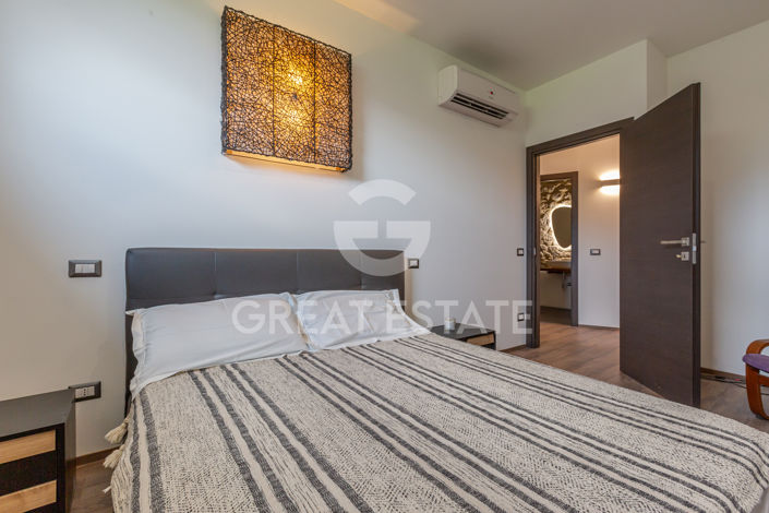 Image No.44-9 Bed Country House for sale