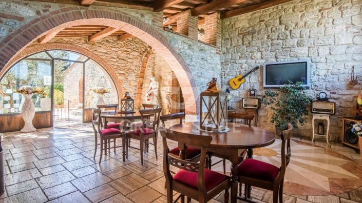 Image No.2-Maison de campagne de 10 chambres à vendre à Rapolano Terme