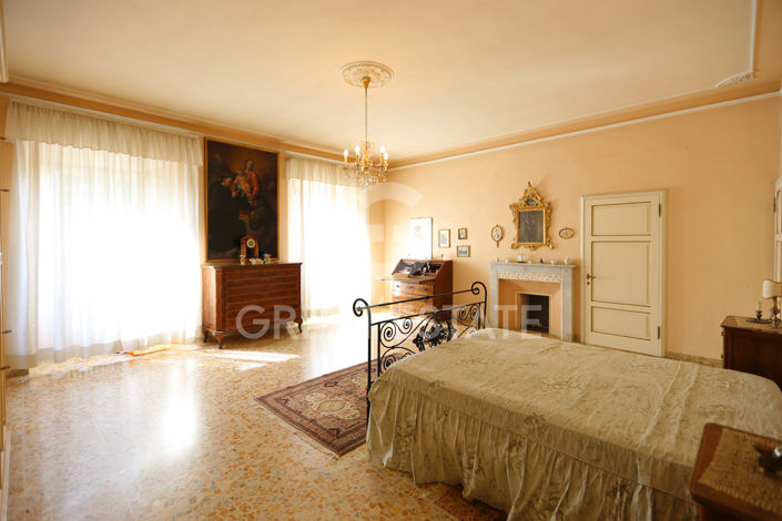 Image No.27-Villa de 16 chambres à vendre à Sinalunga