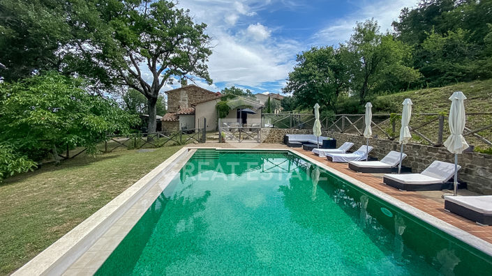 Image No.1-4 Bed Country House for sale