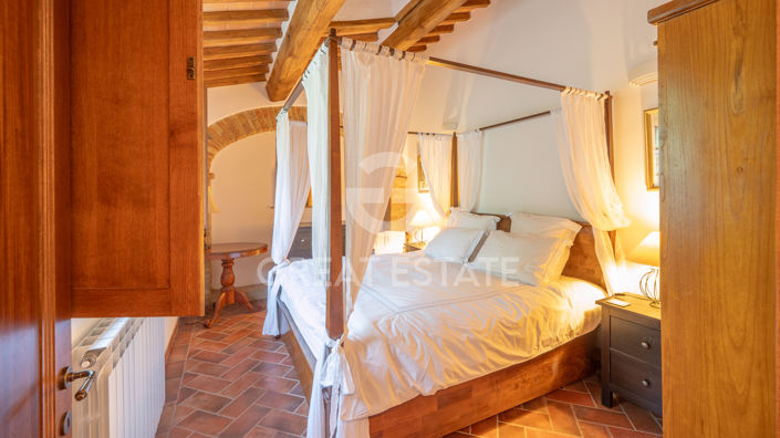 Image No.22-4 Bed Country House for sale