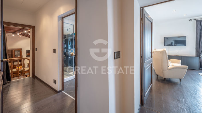 Image No.11-2 Bed Property for sale