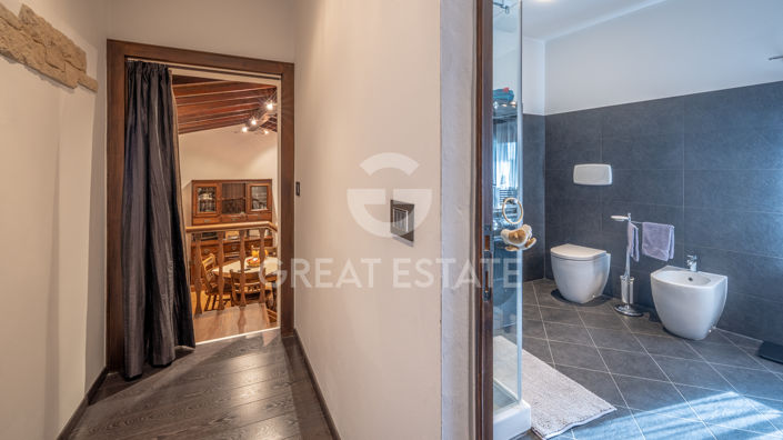 Image No.12-2 Bed Property for sale