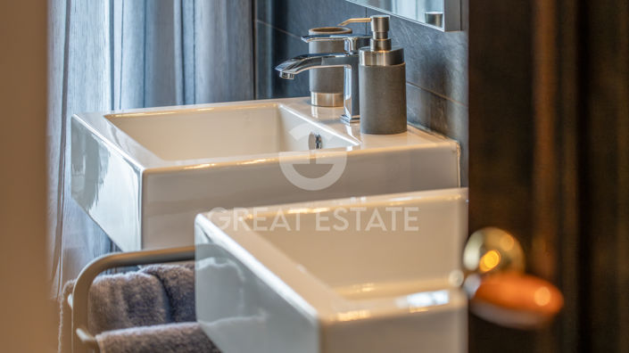 Image No.19-2 Bed Property for sale