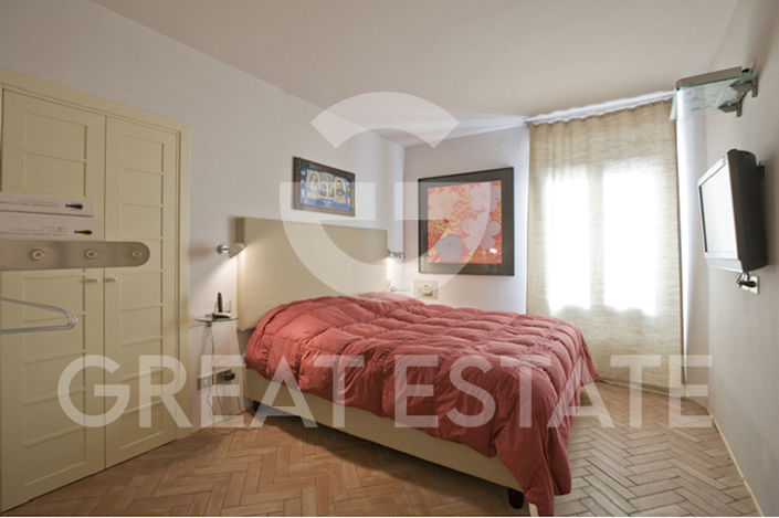 Image No.11-2 Bed Property for sale