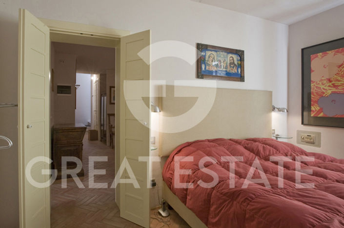 Image No.12-2 Bed Property for sale