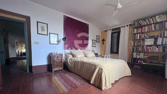 Image No.17-4 Bed Country House for sale