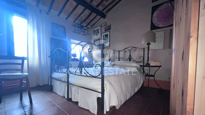 Image No.18-4 Bed Country House for sale