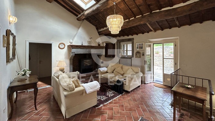 Image No.2-5 Bed Country House for sale