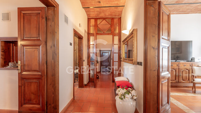 Image No.17-6 Bed Country House for sale