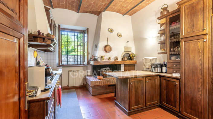 Image No.18-6 Bed Country House for sale