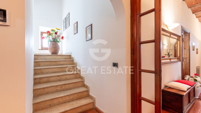 Image No.21-6 Bed Country House for sale