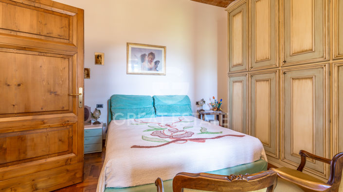 Image No.24-6 Bed Country House for sale