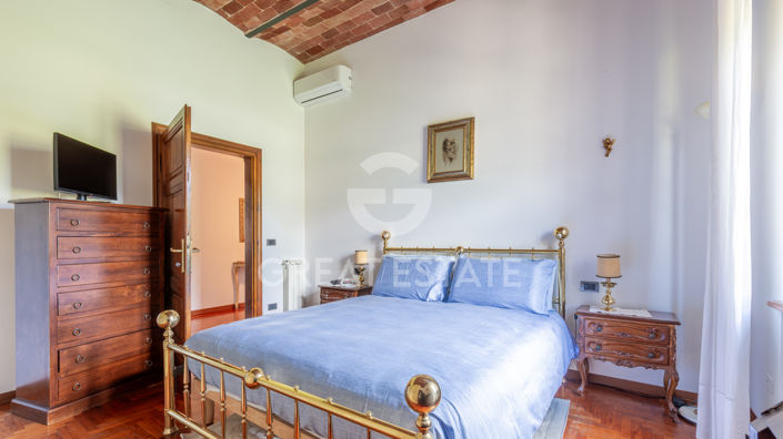 Image No.26-6 Bed Country House for sale