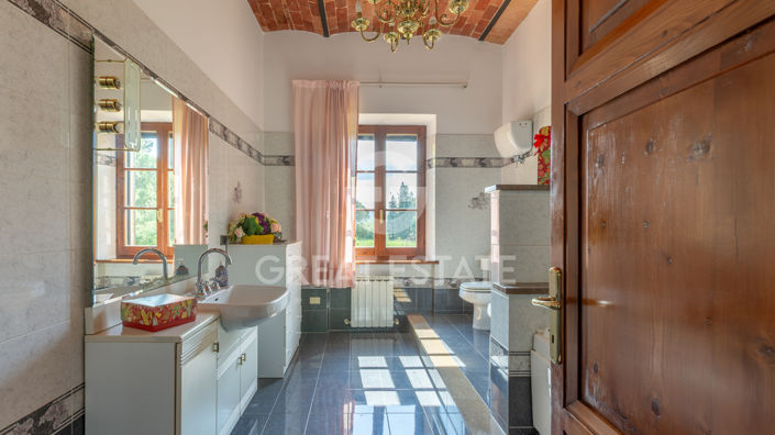 Image No.27-6 Bed Country House for sale