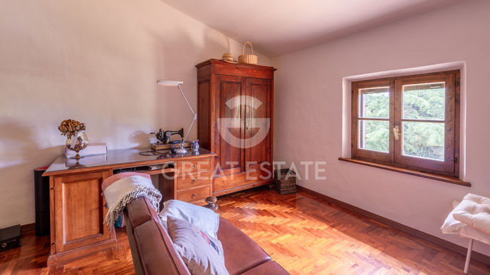 Image No.32-6 Bed Country House for sale