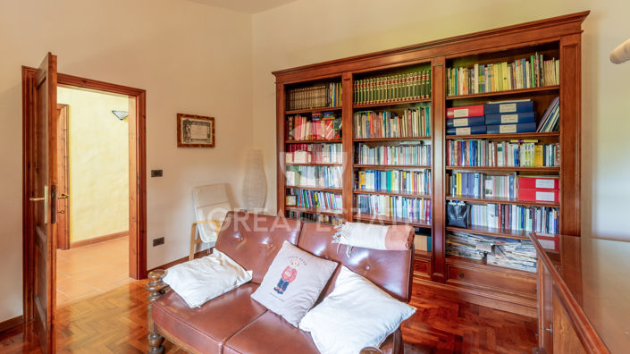 Image No.33-6 Bed Country House for sale