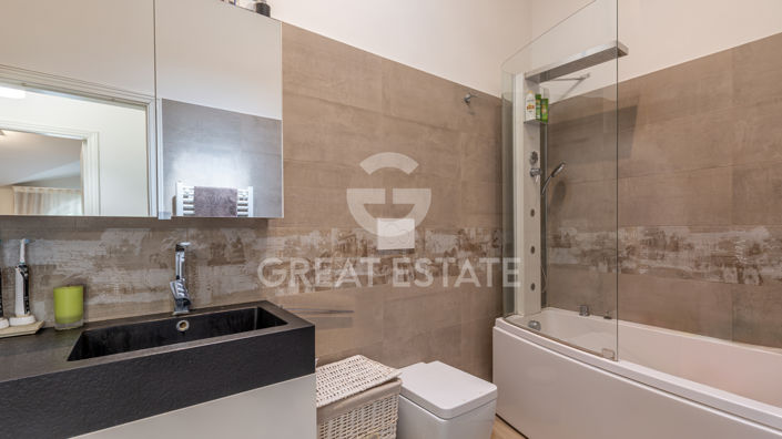 Image No.41-6 Bed Country House for sale