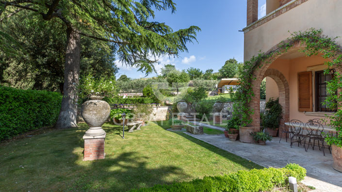 Image No.9-6 Bed Country House for sale